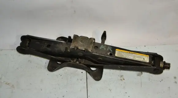 Chrysler Voyager Lift Jack 04860610AB 86364D