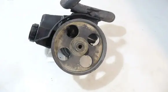 Citroen Xsara Picasso Power steering pump 26079884