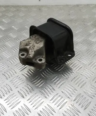 Peugeot 308 Engine mount bracket 9636270080 9636845880 9636583980