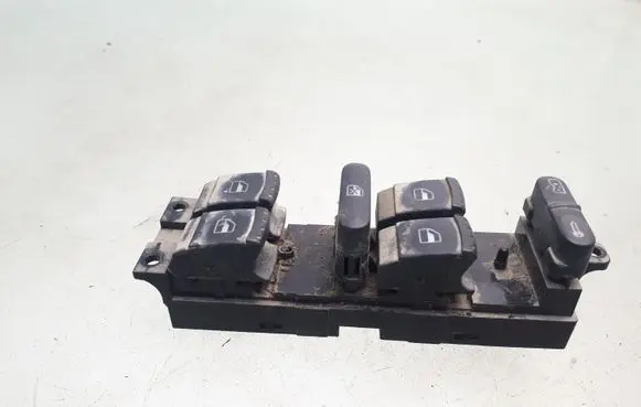 Volkswagen PASSAT B5 Electric window control switch