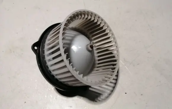 Subaru Impreza IV Heater fan/blower 8727006060 T1017802F