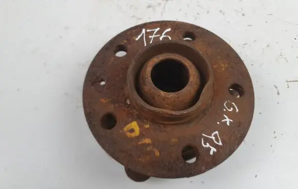 Audi Q5 SQ5 Rear wheel hub 8K0407615