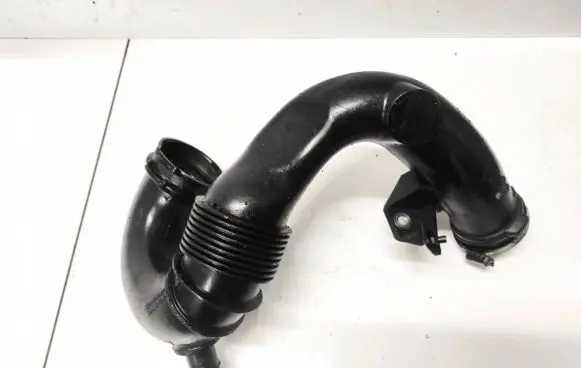 Air intake hose/pipe