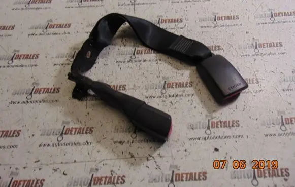 Toyota Auris 150 Middle seatbelt buckle (rear) 