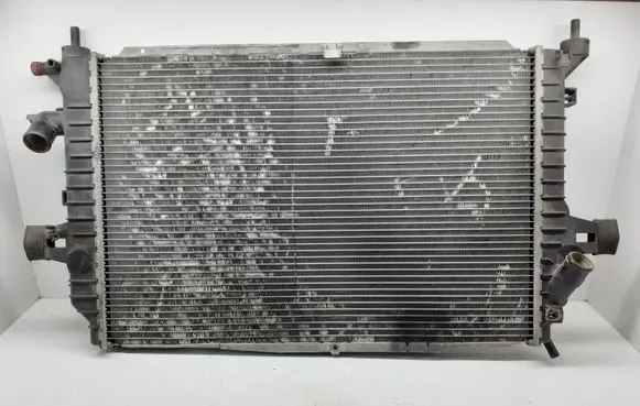 Opel Zafira B Coolant radiator 1725C8135