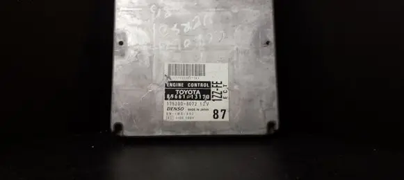 Toyota Corolla Verso E121 Engine control unit/module 8966113170 1752008072
