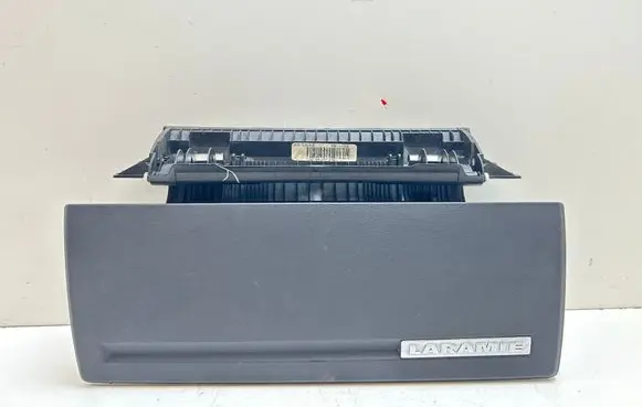 Dodge RAM 1500 DS Glove box lid/cover 2190317