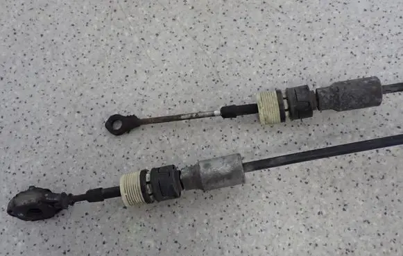 Suzuki SX4 Gear shift cable linkage