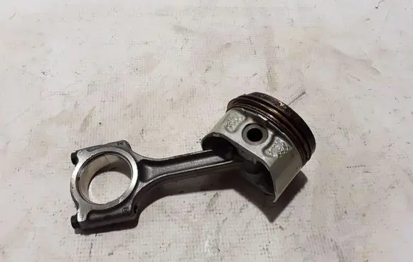 Renault Megane III Piston with connecting rod 7701476929