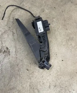 Volkswagen PASSAT B6 Accelerator throttle pedal 1K1721503L 6PV00860000