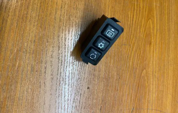 BMW 3 E36 Windscreen/window heater switch 03051100 8360453 6131