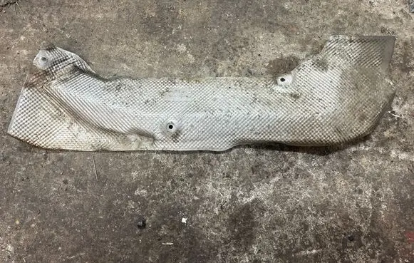 Mercedes-Benz E W211 Exhaust heat shield 