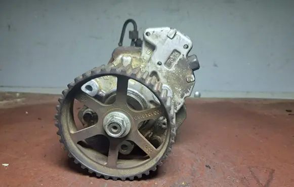 Renault Trafic II (X83) Fuel injection high pressure pump 0986437301 093189904 0445010075