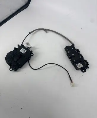 BMW 5 G30 G31 G38 Tailgate/boot open switch button UA738356111 7383561 UK735711219
