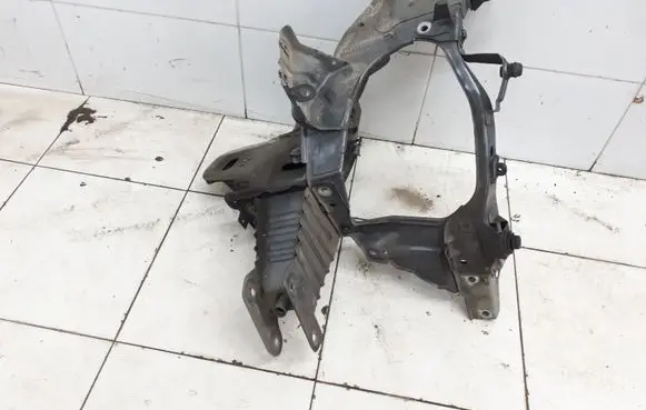 Opel Zafira B Front side member 13191028