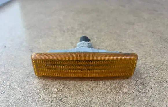 BMW 5 E39 Front fender indicator light 8360205 63148360589 8360589