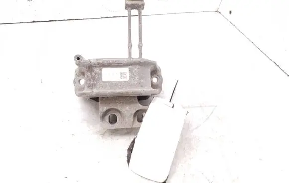 Volkswagen Touran III Engine mount bracket 5Q0199262DB