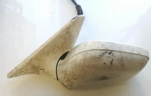 Mazda 626 Front door electric wing mirror E13010519