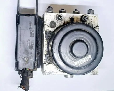 Volkswagen Transporter - Caravelle T5 ABS Pump 7E0614517J 7E0907379L