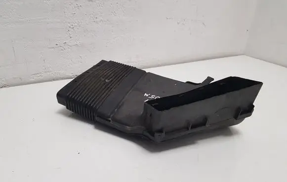 Audi A4 S4 B7 8E 8H Air intake duct part 8E0129617D