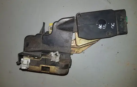 Volvo S40, V40 Front door lock