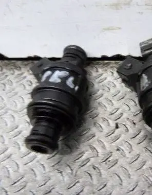 Opel Astra H Fuel injector 90536149