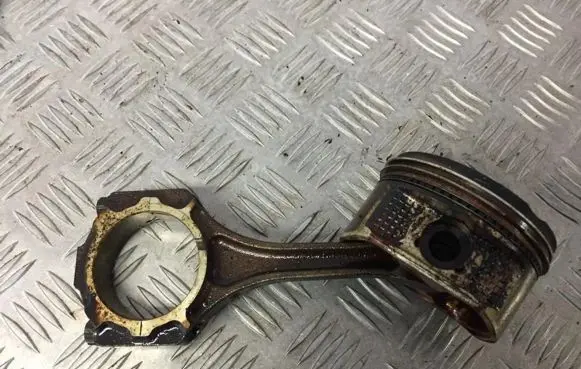 Lexus RX 300 Piston with connecting rod