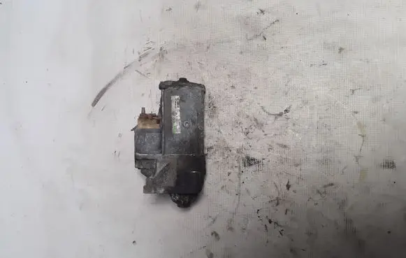 Renault Trafic II (X83) Starter motor D7R44 7700116260D