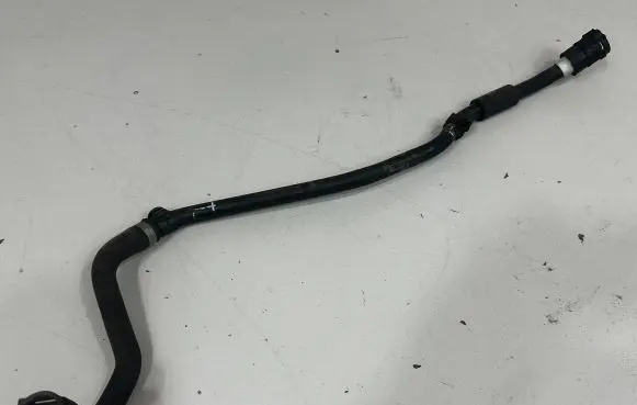 BMW iX Engine coolant pipe/hose 8475137