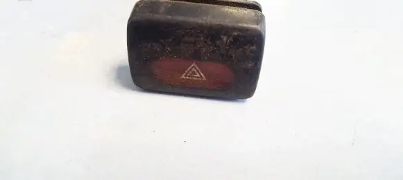Nissan Primera Hazard light switch