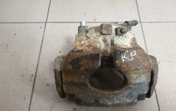 Volkswagen Transporter - Caravelle T5 Front brake caliper