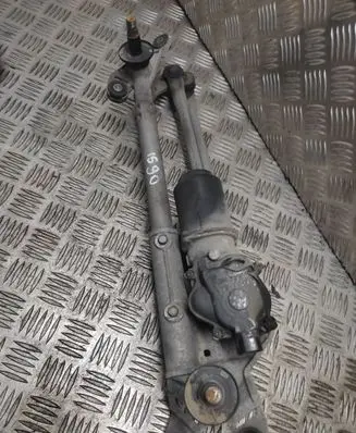 Honda FR-V Front wiper linkage and motor 32238