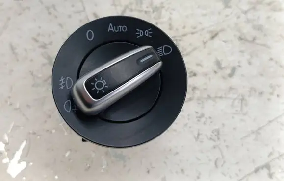 Volkswagen PASSAT CC Light switch 3C8941431A