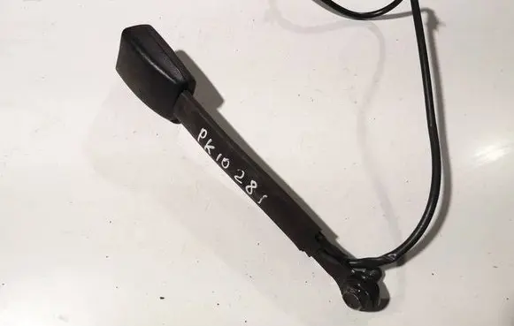 Front seatbelt buckle