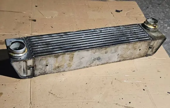 BMW 5 E60 E61 Intercooler radiator 7791909 D2214000