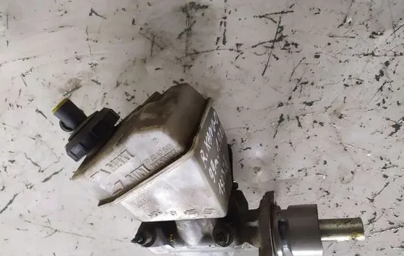 Renault Kangoo I Master brake cylinder 7700417649