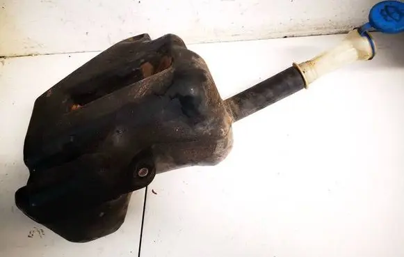 Windshield washer fluid reservoir/tank