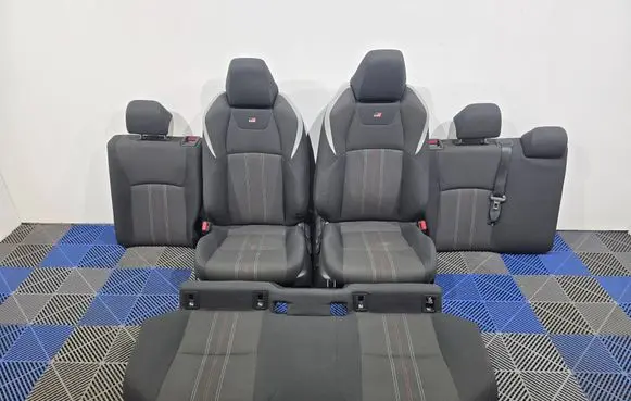 Toyota C-HR I Seat set