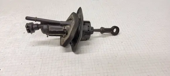 Ford Mondeo MK IV Clutch master cylinder 6G917A543AC 071117 KG196053