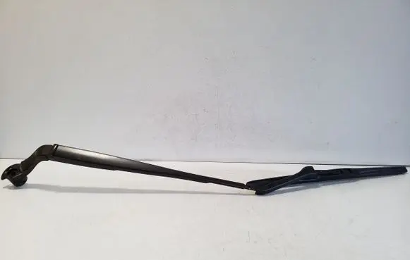 Nissan Qashqai J12 Front wiper blade arm K76A