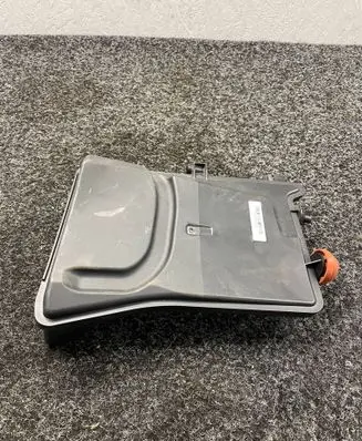 BMW 7 G11 G12 Intake resonator 8575041