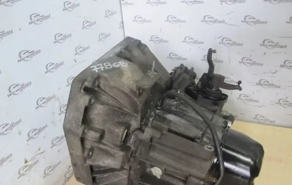 Nissan Qashqai Manual 5 speed gearbox 8200367222 JR5132