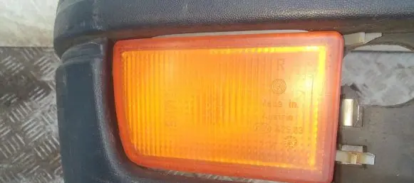 Volkswagen Golf III Front indicator light