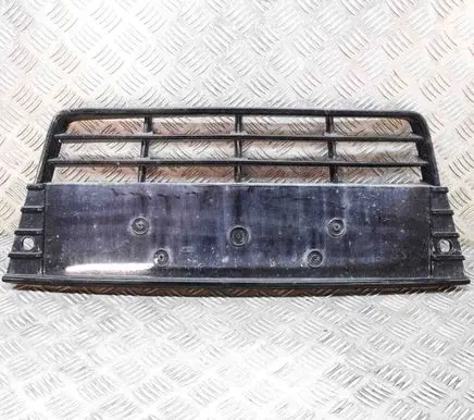 Ford Focus Front grill BM5117K945F