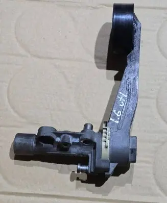 Peugeot 308 Alternator belt tensioner V75710158003