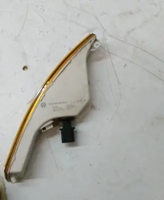 Front indicator light