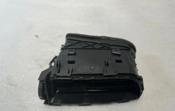 Porsche Cayenne (92A) Dashboard side air vent grill/cover trim 7P501