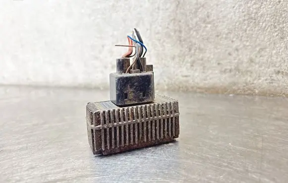 Opel Insignia A Glow plug pre-heat relay 55354141 51299018A