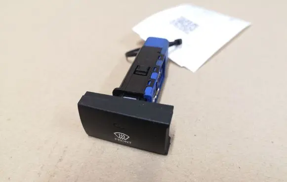 Hyundai Santa Fe Windscreen/window heater switch 202002962 621W05010