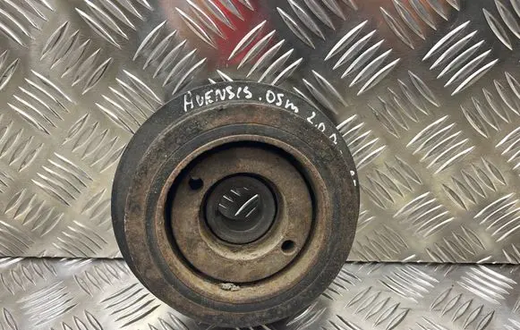 Toyota Avensis T250 Crankshaft pulley